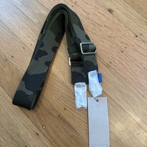 NWT camo adjustable bag strap from Rothy’s